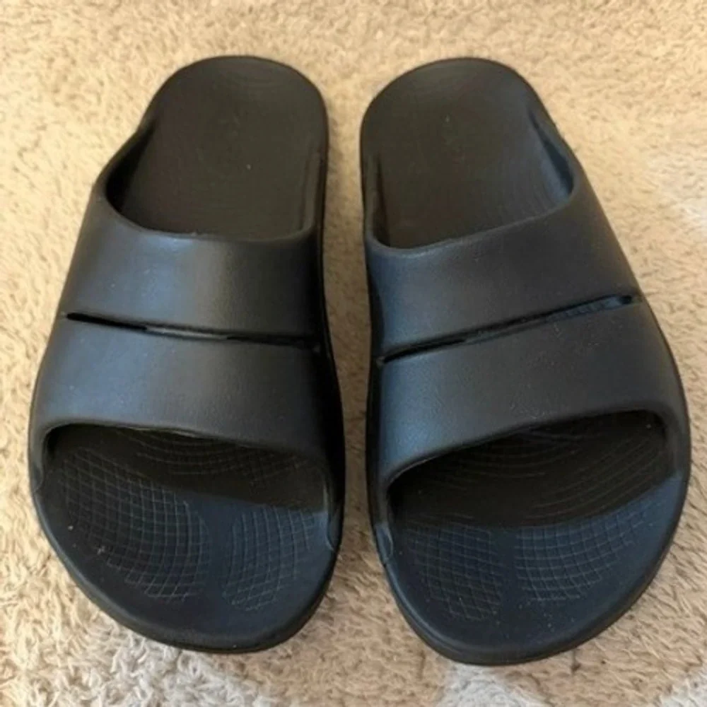 OOFOS OOahh Slide Sandals Black Recovery Comfort Shoes Womens 9 Mens 7 EU 40 - Picture 3 of 9